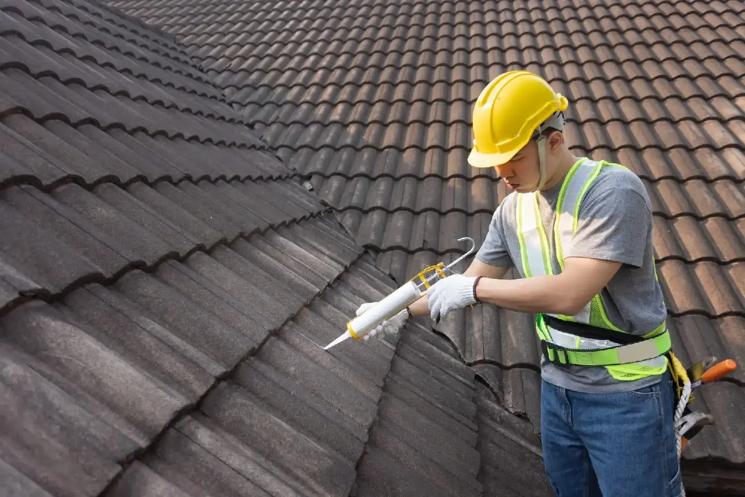 1. Schedule a Free Tampa Roof Inspection Before and After Hurricane Season